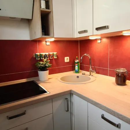 / Flat / Im Herzen Von *