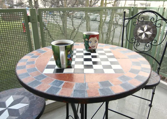 / Flat / Im Herzen Von *