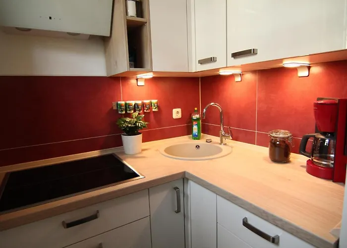 / Flat / Im Herzen Von *